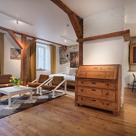 Historic Apartment With Private Garden In Old Town Tallinn Exteriér fotografie