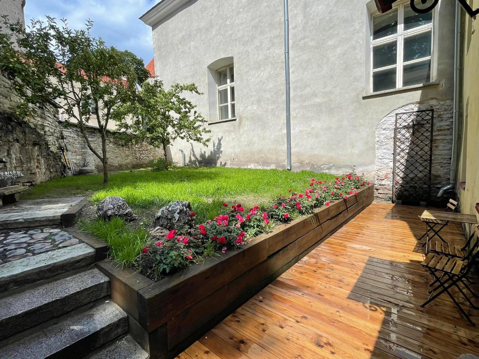 Historic Apartment With Private Garden In Old Town Tallinn Exteriér fotografie